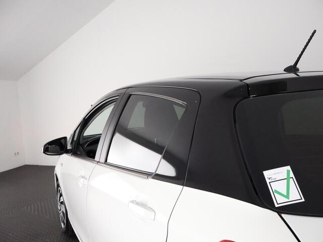 Toyota YARIS 1.5 HYBRID BI-TONE GARANTIE 4-2030! CAMER. DEALERAUTO ! PDC . GARANTIE TOT 04-2030