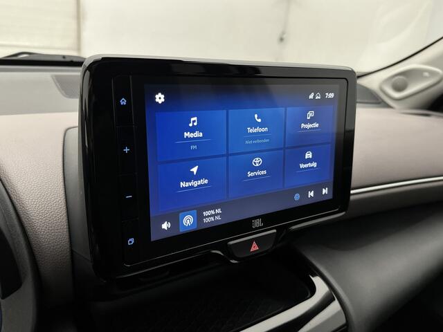 Toyota YARIS Cross 1.5 Hybrid Executive | Panoramadak | Trekhaak | Blindspot | Stoelverwarming | PDC voor en achter | JBL |