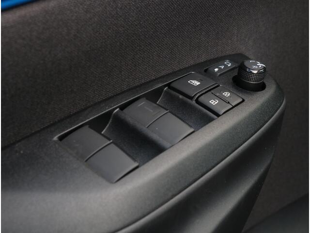 Toyota YARIS 1.5 Hybrid 130 Launch Edition Panoramadak | Camera | Apple Carplay | JBL