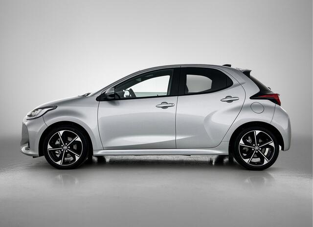 Toyota YARIS 1.5 Hybrid 130 Executive | Navigatie | Panoramadak | BSM | Parkeersensoren voor+achter |