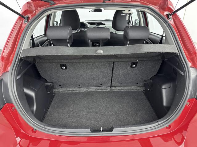 Toyota YARIS 1.5 Hybrid Active Leseman aangemeld 11-9 Inruil Jayden