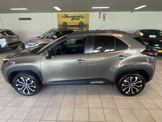 Toyota YARIS Cross 1.5 Hybrid 115 First Edition | Comfort Pack