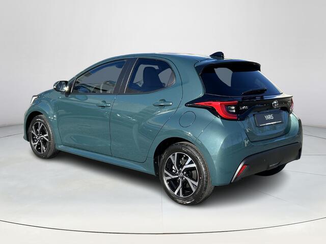 Toyota YARIS 1.5 Hybrid 115 Dynamic **NIEUWE AUTO/ COMFORT PACK/ FORREST GREEN/ BINNENKORT LEVERBAAR**