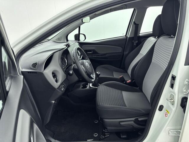 Toyota YARIS 1.0 VVT-i Aspiration | Achteruitrijcamera | Rijstrook sensor | Multimedia voorbereiding | Dual Zone Climate Control |