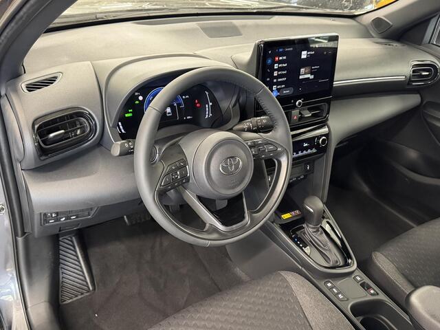 Toyota YARIS Cross 1.5 Hybrid 130 Dynamic | NIEUW ! | LM-Velgen | Clima | Adapt-Cruise | Carplay Winter pakket ( Vestiging - Nieuwegein )