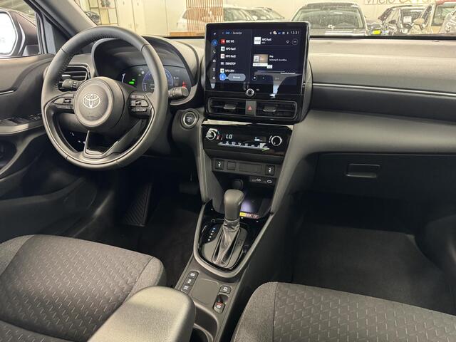 Toyota YARIS Cross 1.5 Hybrid 130 Dynamic | NIEUW ! | LM-Velgen | Clima | Adapt-Cruise | Carplay Winter pakket ( Vestiging - Nieuwegein )