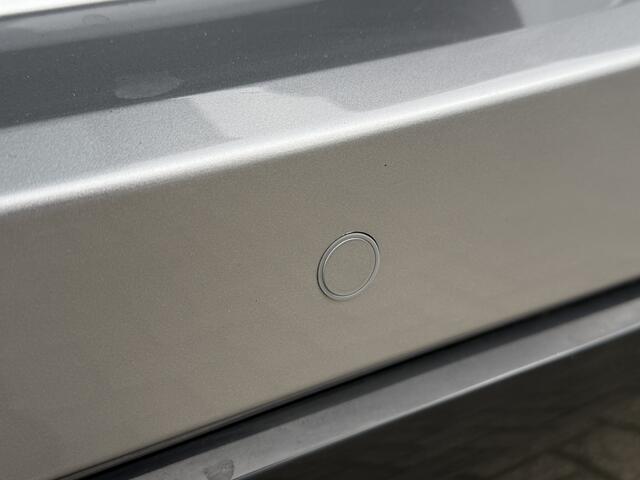 Toyota YARIS 1.5 Hybrid 130 Launch Edition Demo HUD Stoel/Stuur Verwarming Carplay