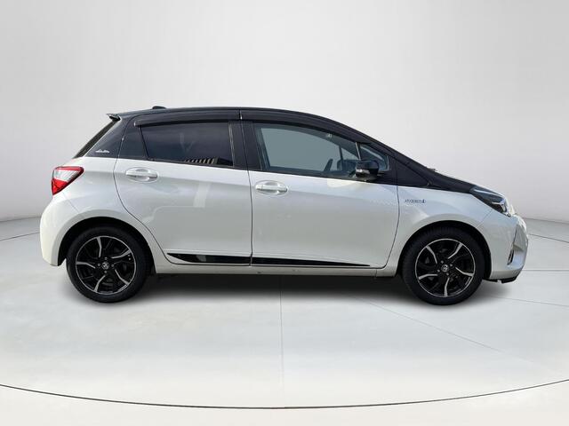 Toyota YARIS 1.5 Hybrid Bi-Tone | 16 inch LM-velgen | Keyless entry | Parkeercamera | Bluetooth |