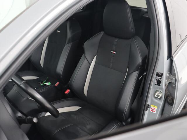 Toyota YARIS 1.5 Hybrid GR Sport | Sportstoelen | Leder/Alcantara | Camera | Climate control | Cruise control | Getint glas | Bluetooth