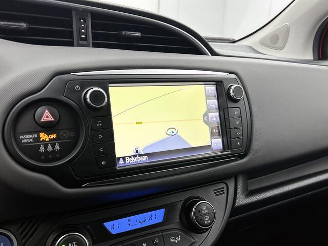 Toyota YARIS 1.5 Hybrid Dynamic | LM velgen | Full map navigatie | Cruise control | Climate control |