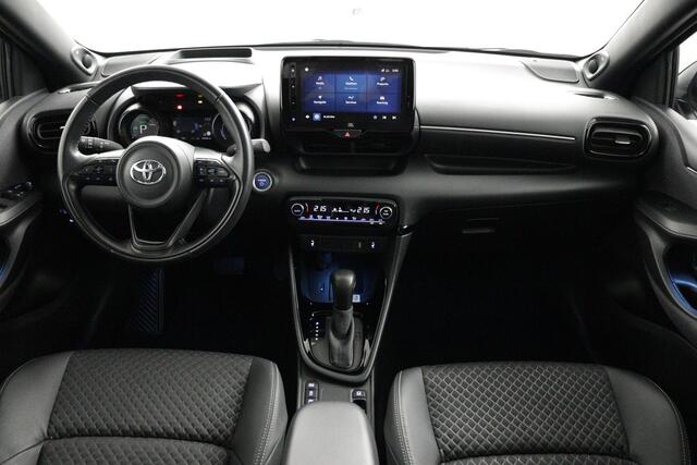 Toyota YARIS 1.5 Hybrid Executive | head-up display | panoramadak| Bi-tone |