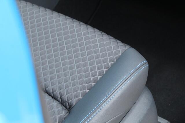 Toyota YARIS 1.5 Hybrid 130 Launch Edition | Glascoating | Nieuwstaat