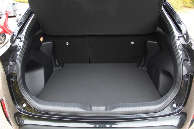 Toyota YARIS Cross 1.5 Hybrid Dynamic Plus | Rijklaar | Panoramadak | Head Up | El.achterklep | Stoel-/stuurverw. | Privacyglass | LED | Keyless | Apple/Android | Navi