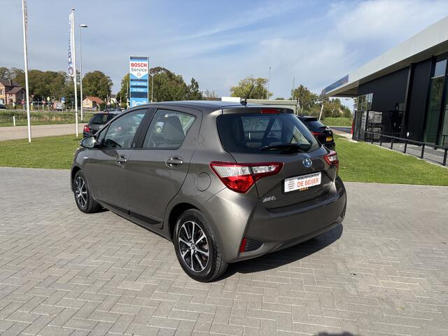 Toyota YARIS 1.5 Hybrid Active Camera I AC I Lane assist