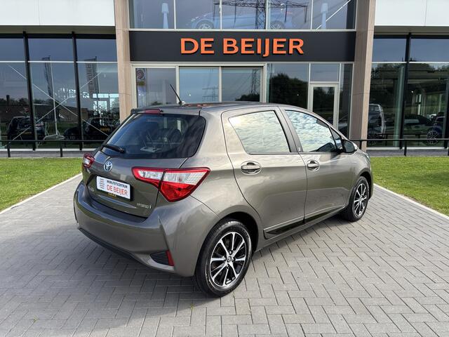 Toyota YARIS 1.5 Hybrid Active Camera I AC I Lane assist