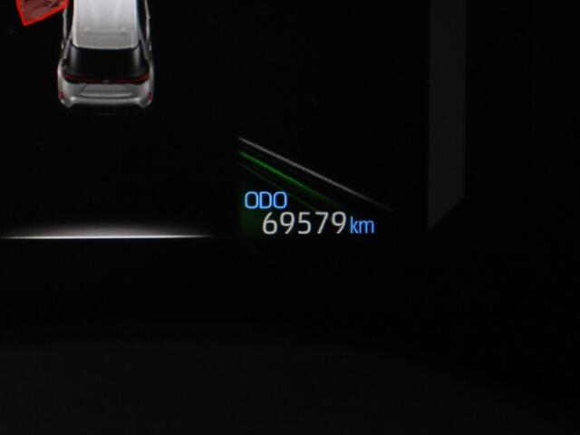 Toyota YARIS Cross 1.5 HYBRIDE EXECUTIVE BI-TONE GARANTIE TOT 9-2032 .Dodehoek detectie . JBL Audio . Stoel verwarming .