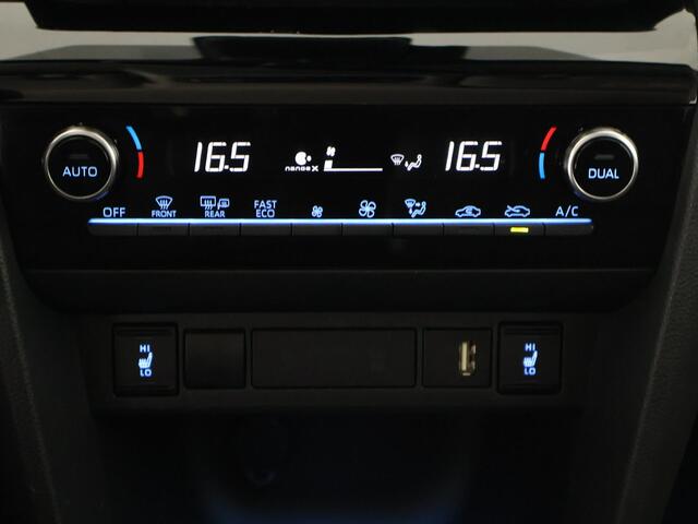 Toyota YARIS Cross 1.5 HYBRIDE EXECUTIVE BI-TONE GARANTIE TOT 9-2032 .Dodehoek detectie . JBL Audio . Stoel verwarming .