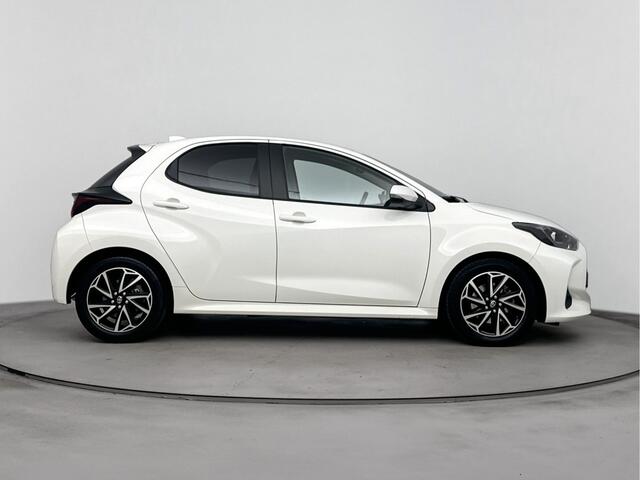 Toyota YARIS 1.5 Hybrid Dynamic Limited | Stoel-/Stuurverwarming | Lichtmetalen Velgen | Apple Carplay/Android Auto | Mistlampen |