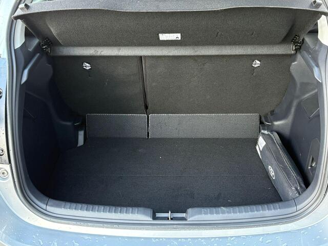 Toyota YARIS 1.5 Hybrid 115 First Edition