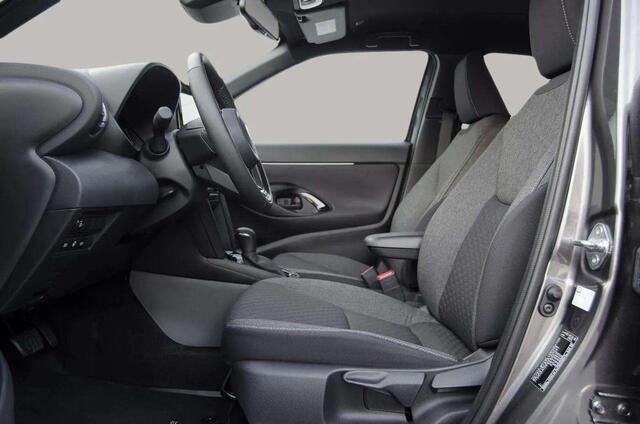 Toyota YARIS Cross 1.5 Hybrid 130 TEAM DYNAMIC NAVI PDC-V+A CAMERA SAFETY PACK+WINTER PACK