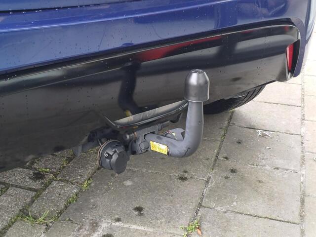 Toyota YARIS 1.5 Hybrid Launch Edition | Stoel- & stuurverwarming | Trekhaak | Carplay - Android Auto