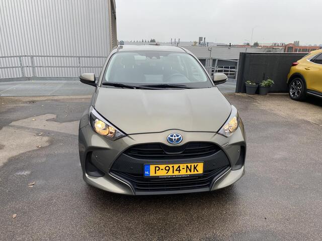 Toyota YARIS 1.5 Hybrid Active Nieuw geleverd en onderhouden Incl: AppleCarPlay/AndroidAuto, Adaptive Cruise control, Climate Control, Metallic lak