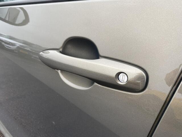 Toyota YARIS 1.5 Hybrid Active Nieuw geleverd en onderhouden Incl: AppleCarPlay/AndroidAuto, Adaptive Cruise control, Climate Control, Metallic lak