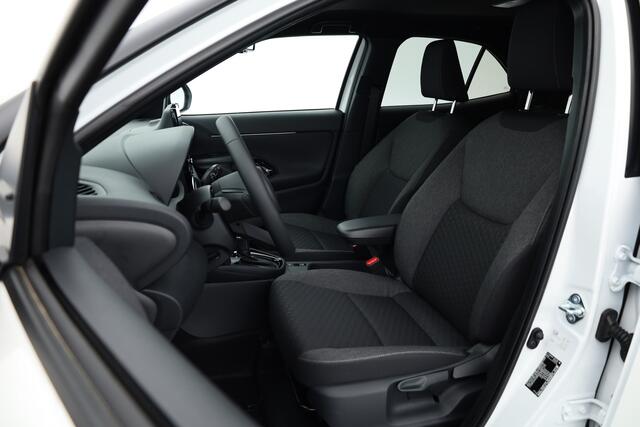 Toyota YARIS Cross 1.5 Hybrid Teamplayer 130pk | Winter pakket | Safety pakket | Navi | Adapt. Cruise | Camera | Keyless