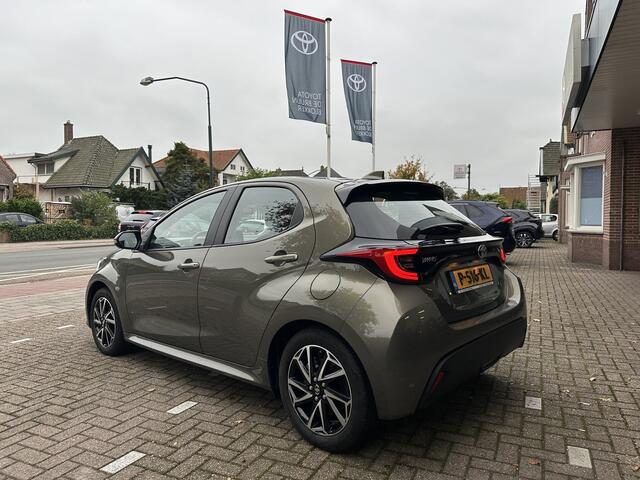Toyota YARIS 1.5 Hybrid Dynamic Automaat 1e eigenaar / dealeronderhouden / 10 jaar garantie programma / Apple Carplay / Android Auto / Adaptive cruise control / parkeercamera / lichtmetalen velgen / LED-verlichting
