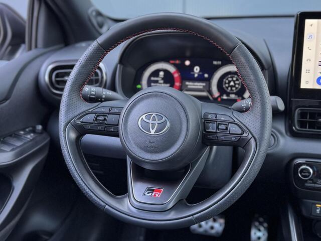 Toyota YARIS 1.5 Hybrid 130 GR Sport | Panorama-dak | JBL-audio | PDC Rondom | BSM | LED |