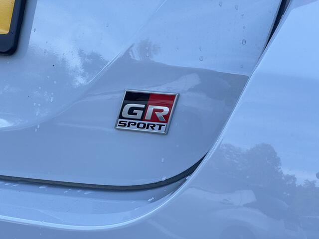 Toyota YARIS 1.5 Hybrid 130 GR Sport | Panorama-dak | JBL-audio | PDC Rondom | BSM | LED |