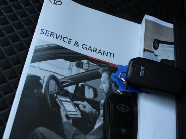 Toyota YARIS 1.5 Hybrid Business Plus Cruise en Climate Control, Draadloze Telefoonlader