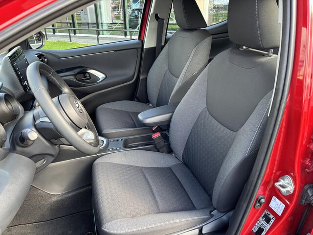 Toyota YARIS 1.5 Hybrid Dynamic Camera I App I Cruise