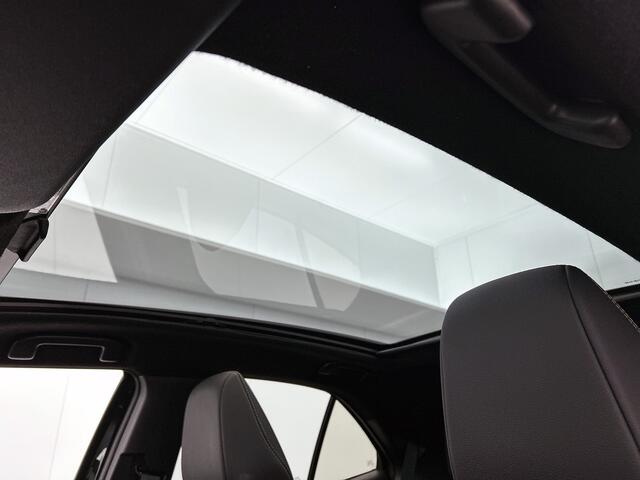 Toyota YARIS Cross 1.5 Hybrid Adventure | Navigatie | JBL | PDC | Elektrische achterklep |