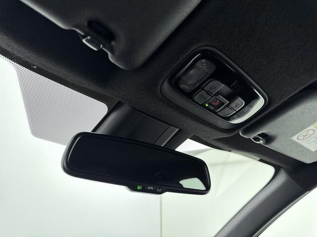 Toyota YARIS Cross 1.5 Hybrid Launch Edition Limited | Navi | Stoelverwarming | Metaallak | Lichtmetalen Velgen | Elektrische Achterklep | Head-Up Display |