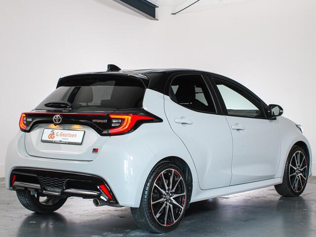 Toyota YARIS 1.5 Hybrid GR Sport, LED, Lane assist, JBL, Navigatie, 17dkm!