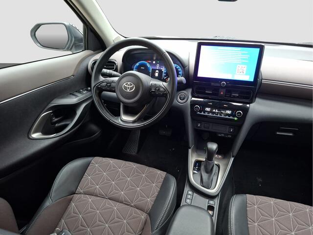 Toyota YARIS Cross 1.5 Hybrid 130 Executive demo | Half Leer