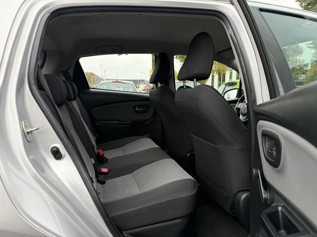 Toyota YARIS 1.5 Hybrid Aspiration 2e Eigenaar,Navi,Camera,Clima,Cruise,Nieuwe APK bij Aflevering