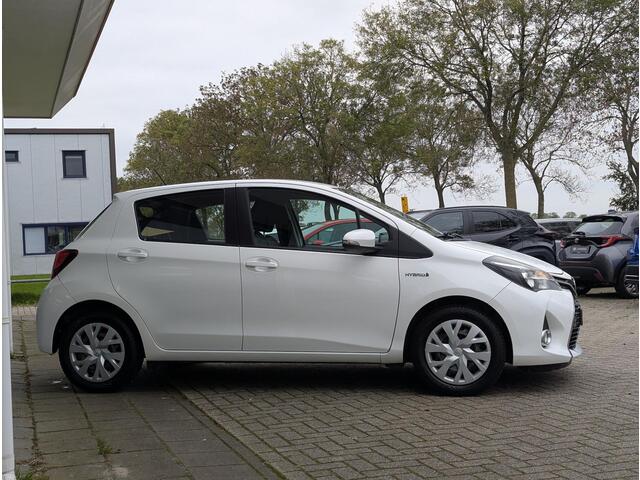 Toyota YARIS 1.5 Hybrid Now | Cruise Control | Climate control | Camera | Bluetooth | All Season