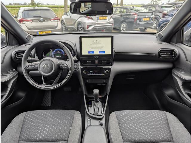 Toyota YARIS Cross 1.5 Hybrid 130 Dynamic + Comfort Pack | Stoel- stuurverwarming | PDC V+A | ACC | Camera | Keyless | Qi-Lader