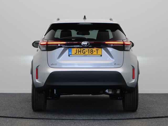 Toyota YARIS Cross 1.5 Hybrid 130 Dynamic | Achteruitrijcamera | Stuur, Voorruit en stoelverwarming | Apple Carplay & Android Auto |