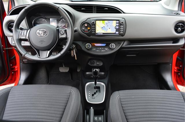 Toyota YARIS 1.5 Hybrid Energy O.a: Navi, Clima, Camera, Cruise, Multimedia, Etc.. Rijklaar! All-in prijs!