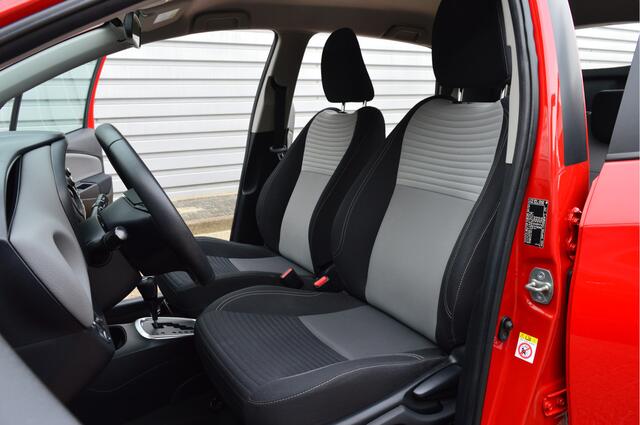 Toyota YARIS 1.5 Hybrid Energy O.a: Navi, Clima, Camera, Cruise, Multimedia, Etc.. Rijklaar! All-in prijs!