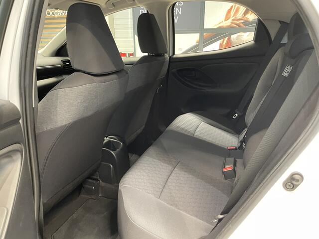 Toyota YARIS 1.5 VVT-i Dynamic | Afneembare trekhaak | Apple Carplay | Achteruitrijcamera |