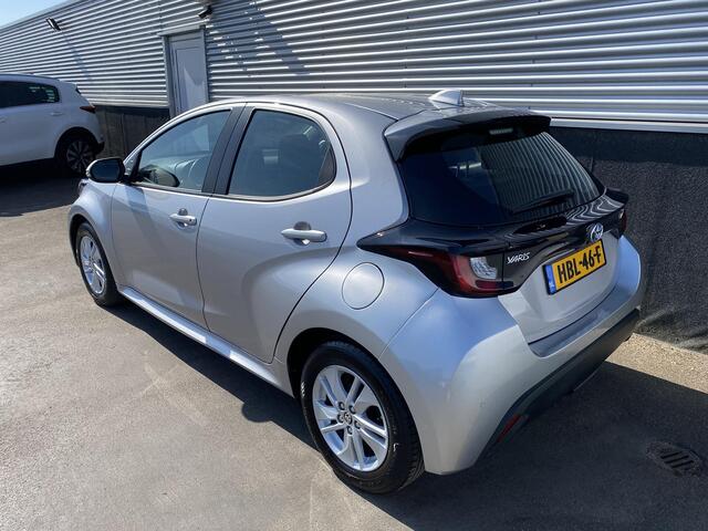 Toyota YARIS 1.5 Hybrid Business Plus Parkeersensoren voor + achter, Stoelverwarming, Apple carplay en/of Android auto navigatie, Adaptieve cruise control, Climate control, Achteruitrijcamera, BTW-auto