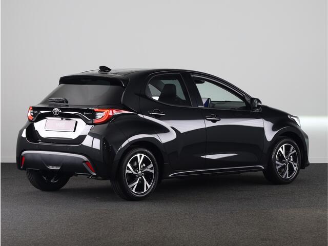 Toyota YARIS 1.5 Hybrid 115 Dynamic *NIEUW* | Direct leverbaar! | Comfort Pack | Apple Carplay -/ Android Auto | Parkeercamera |