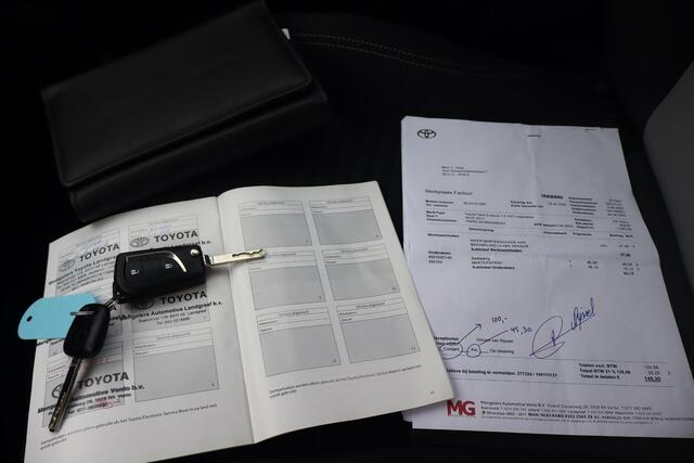 Toyota YARIS 1.0 VVT-i Aspiration Navigatie, Camera, Climate control, Cruise control