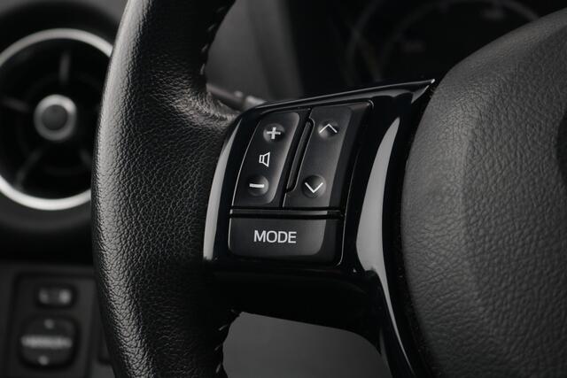 Toyota YARIS 1.5 Hybrid Executive | trekhaak | Navi | Bluetooth | LM velgen |