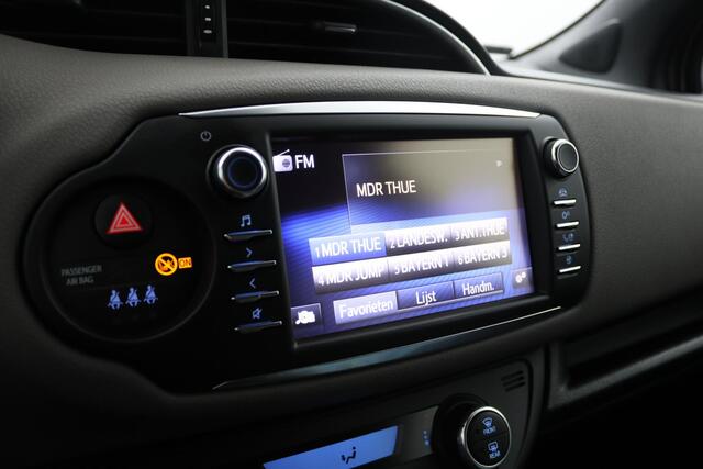 Toyota YARIS 1.5 Hybrid Premium | Bi-Tone | Climate control | Cruise control | Keyless |