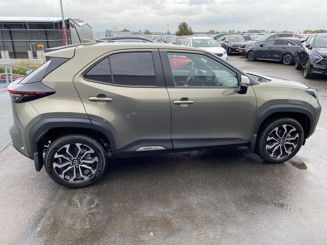 Toyota YARIS Cross 1.5 Hybrid First Edition Automaat Nieuw geleverd van 1e eigenaar incl: ApplCarPlay/AndroidAuto, Climate Control, Adative Cruise control, All season banden, Parkeerhulp camera, Led verlichting